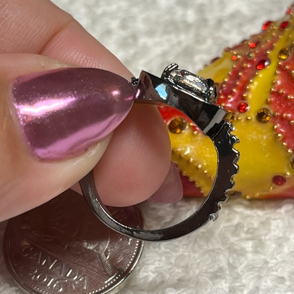 Black metal halo ring - Picture 4 of 7